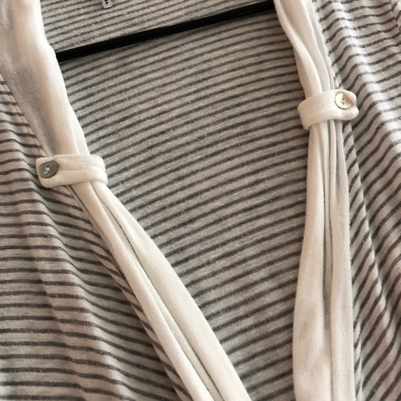 Splendid cascading open cardigan. - Picture 3 of 3